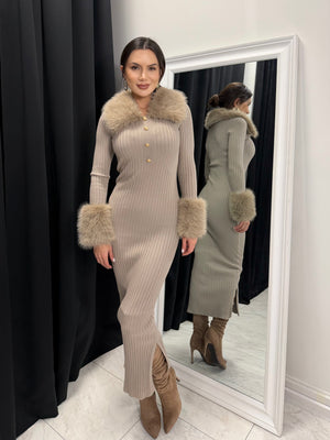 LUX FUR DRESS – дълга рокля от фино плетиво с кожи