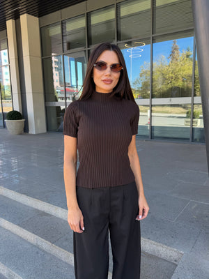 TEXTURED KNIT TOP – high-neck knitted top